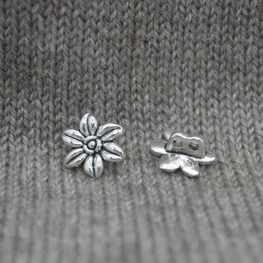 Flower metal shank buttons in a zinc based alloy, silver, 2 holes, 14mm 4/8"