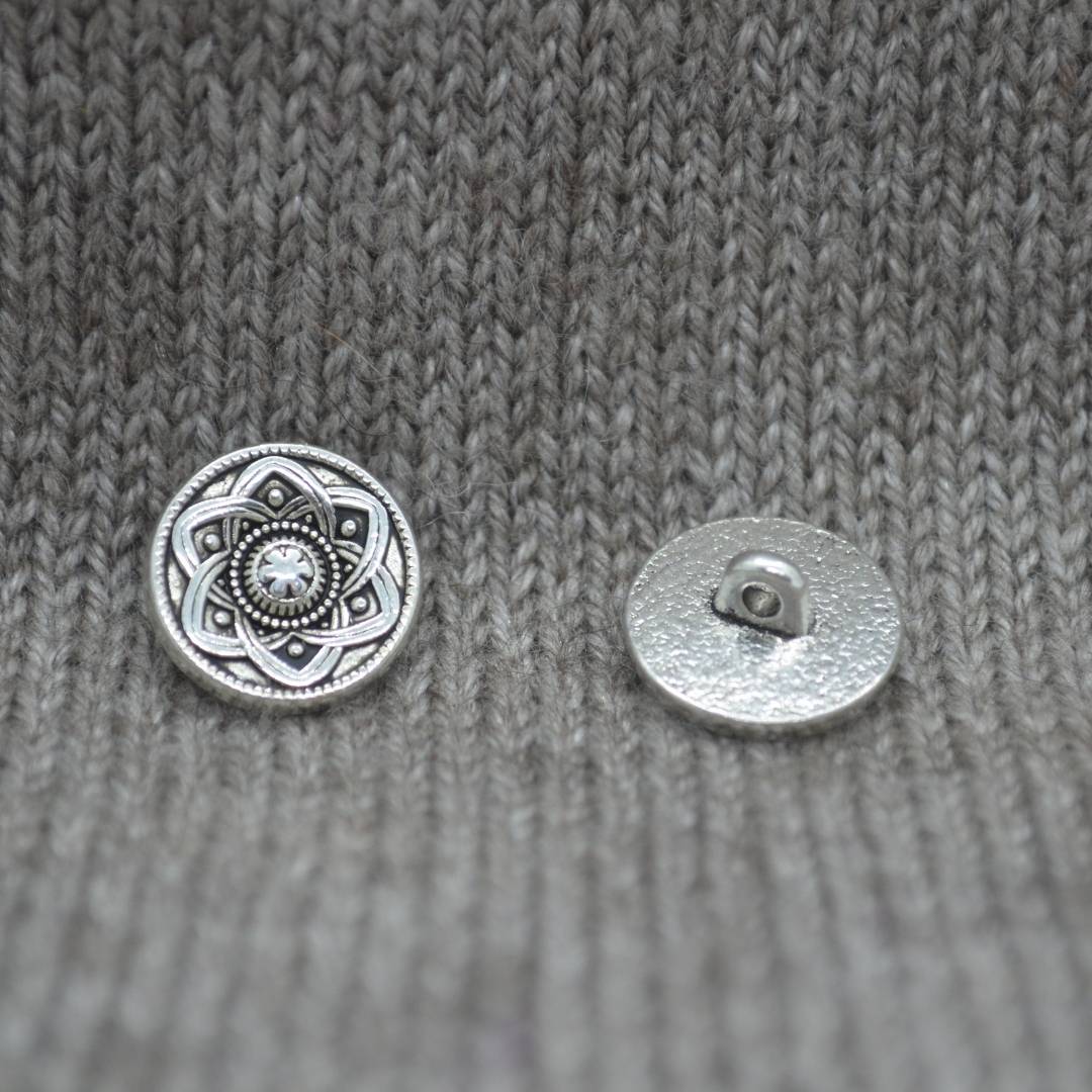 Flower pattern metal shank buttons in a zinc based alloy, antique silver, 15mm 5/8"