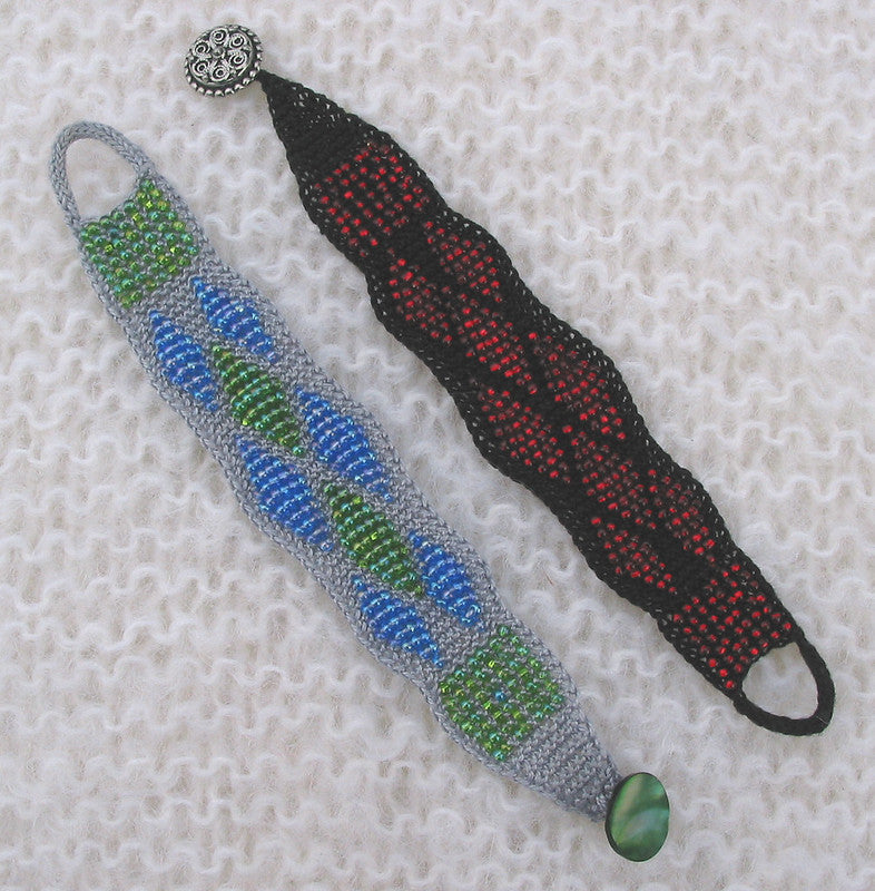 Diamond-Patterned Beaded Bracelet by Lucy Neatby - Digital Pattern