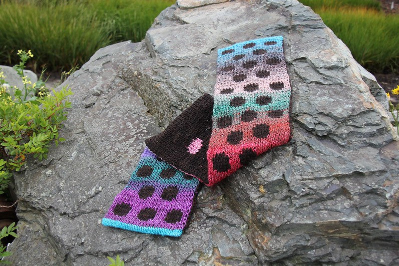 Disappearing Dot Scarf by Lucy Neatby - Digital Pattern
