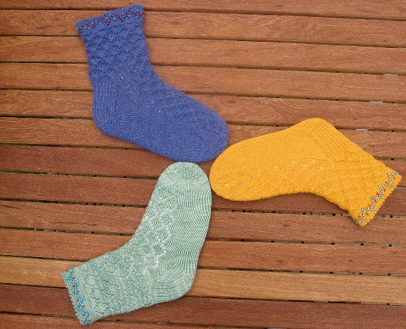 Double Diamond Socks by Lucy Neatby | Digital Pattern