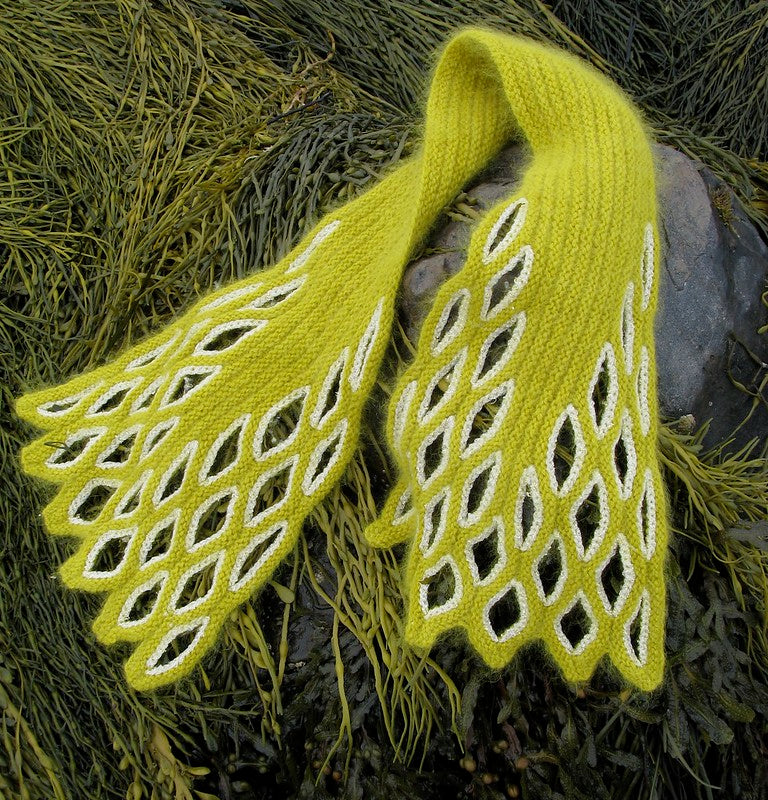 Emperor's New Scarf by Lucy Neatby - Digital Pattern