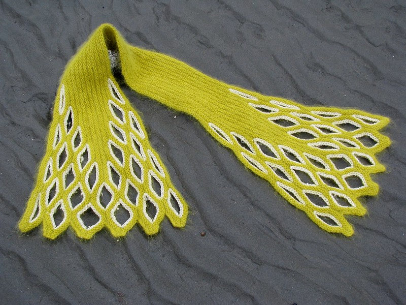 Emperor's New Scarf by Lucy Neatby - Digital Pattern