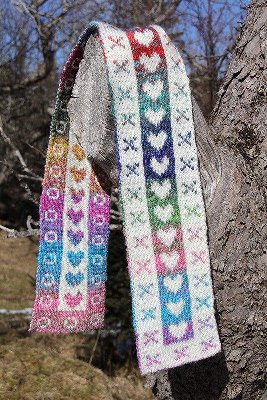Hugs and Kisses Scarf by Lucy Neatby - Digital Pattern