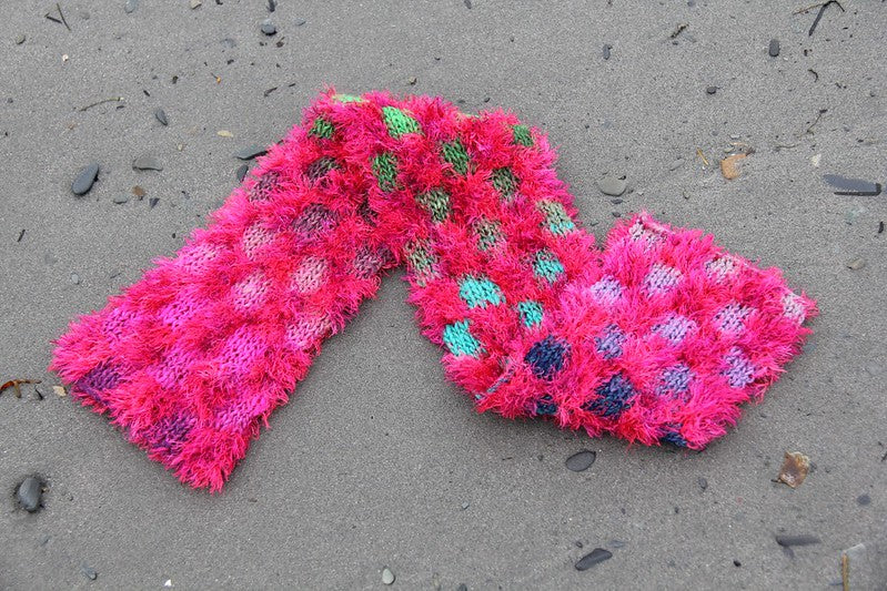 Mirror Mirror Scarf by Lucy Neatby - Digital Pattern