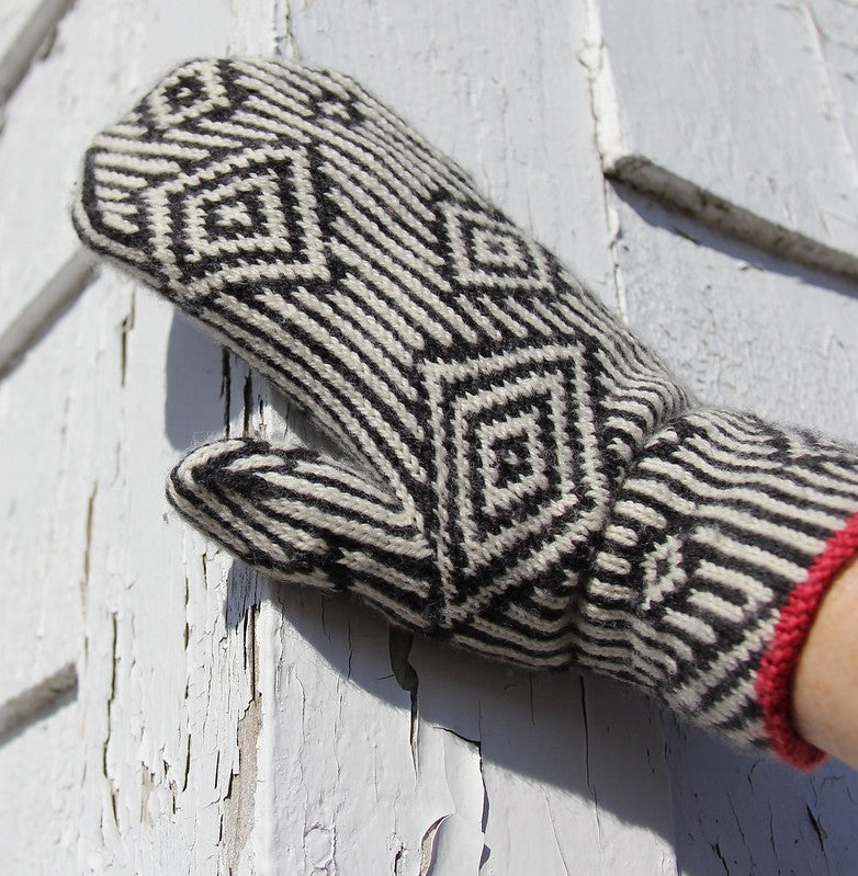 Paradoxical Mittens by Lucy Neatby | Digital Pattern