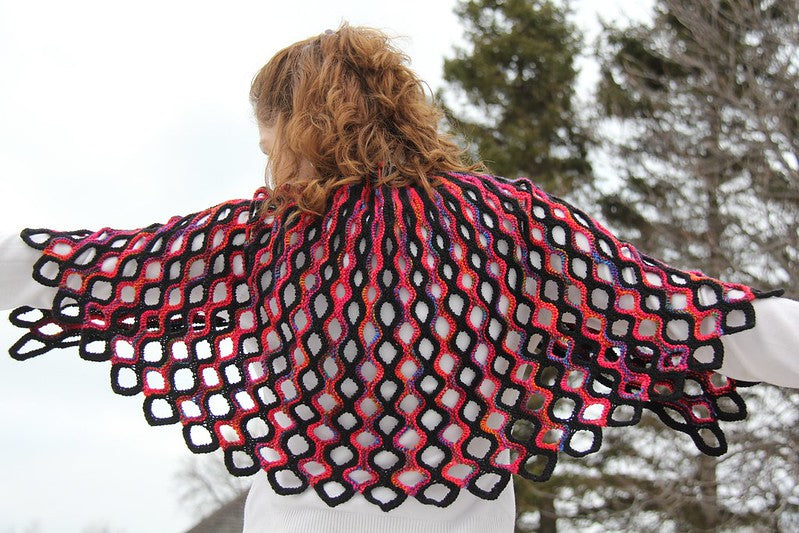 Spindrift Capelet by Lucy Neatby - Digital Pattern