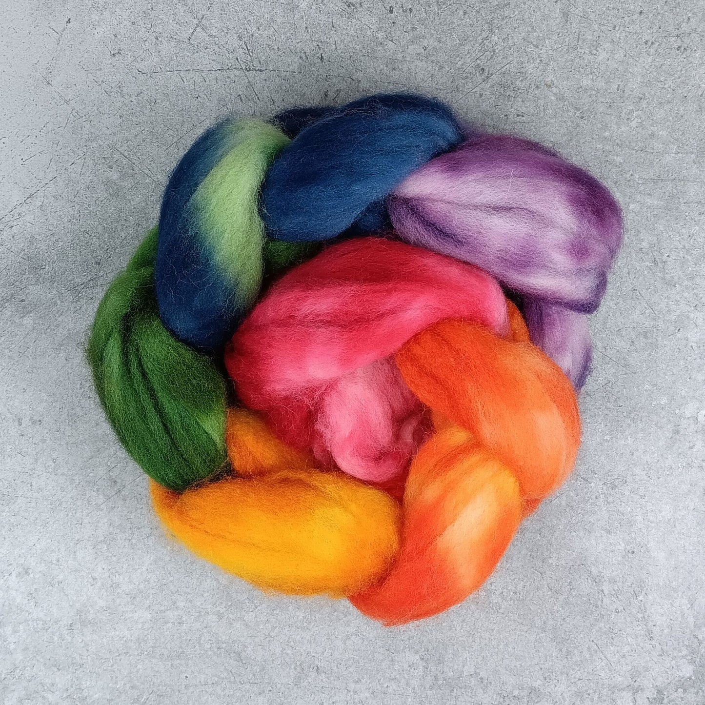 Rainbow coloured braid of BFL spinning fibre