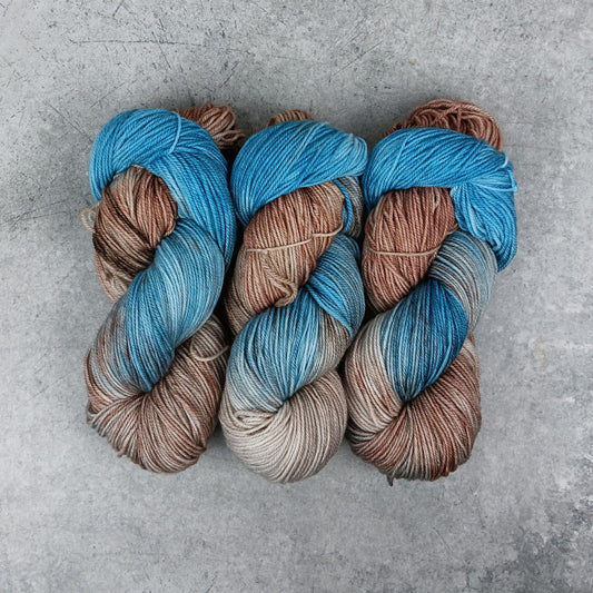 Beach Day - Black Tit Fingering/Sock - 80/20 Merino Nylon
