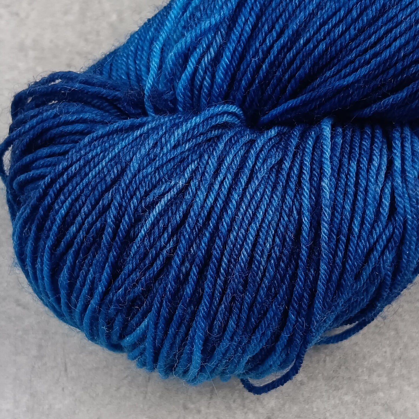 Blue Hour - Chickadee Fingering/Sock - Mérinos/Nylon - Prêt à être expédié