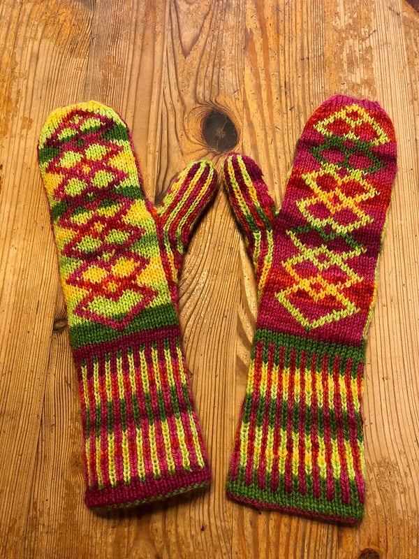 Adventure Mittens by Lucy Neatby - Digital Pattern