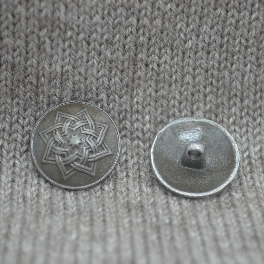 Darkened Carved Flower pattern metal shank buttons in a zinc based alloy, dark antique silver 20mm 6/8"