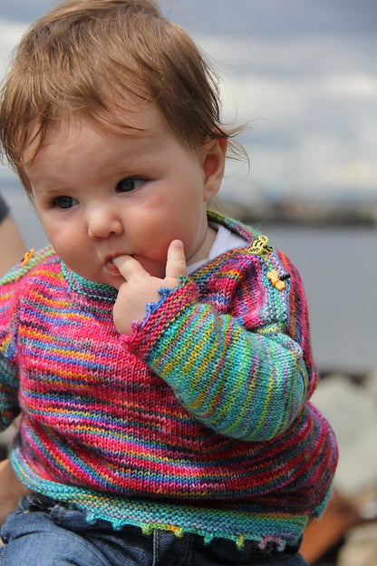 Pull céleste pour les petites personnes par Lucy Neatby - Patron numérique