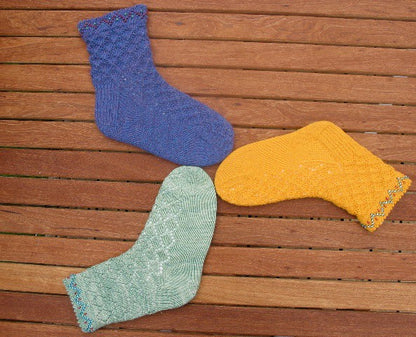 Double Diamond Socks by Lucy Neatby | Digital Pattern