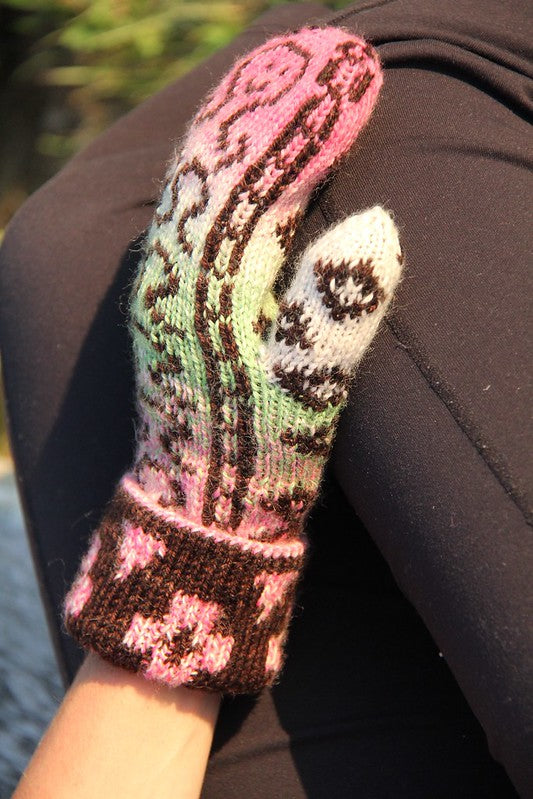 Happy Stitch Mittens by Lucy Neatby | Digital Pattern