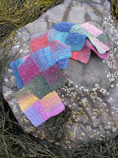 Couverture ou écharpe Infinite Entrelac de Lucy Neatby - Modèle numérique